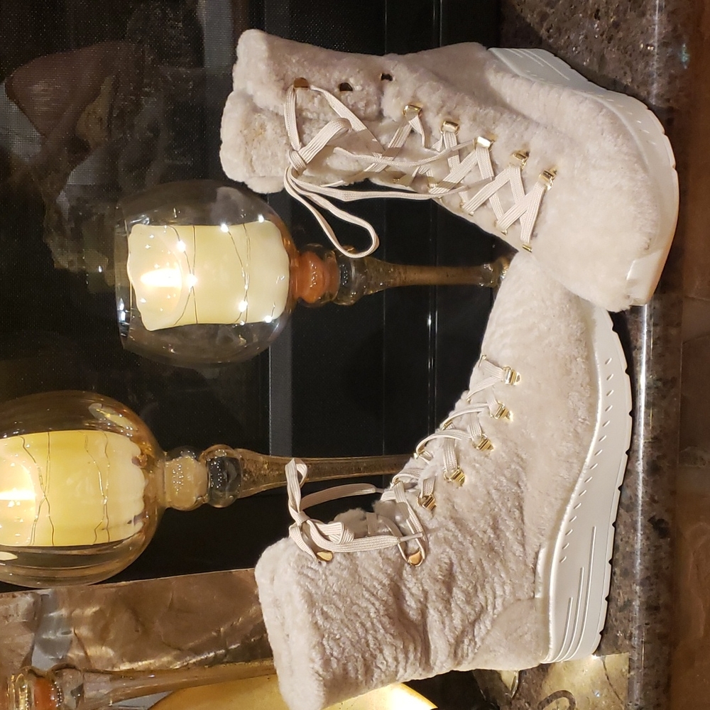 NWT 9.5 STUART WEITZMAN McKenzee BEIGE BOOTS - Picture 8 of 12